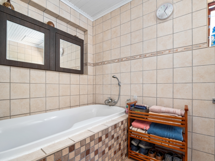 3 Bedroom Property for Sale in Brenton On Lake Western Cape